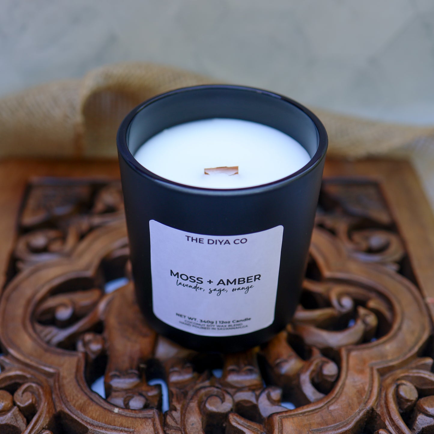 12 oz Moss & Amber Aura Candle | Sophisticated Earthy Citrus with Crackling Wood Wick