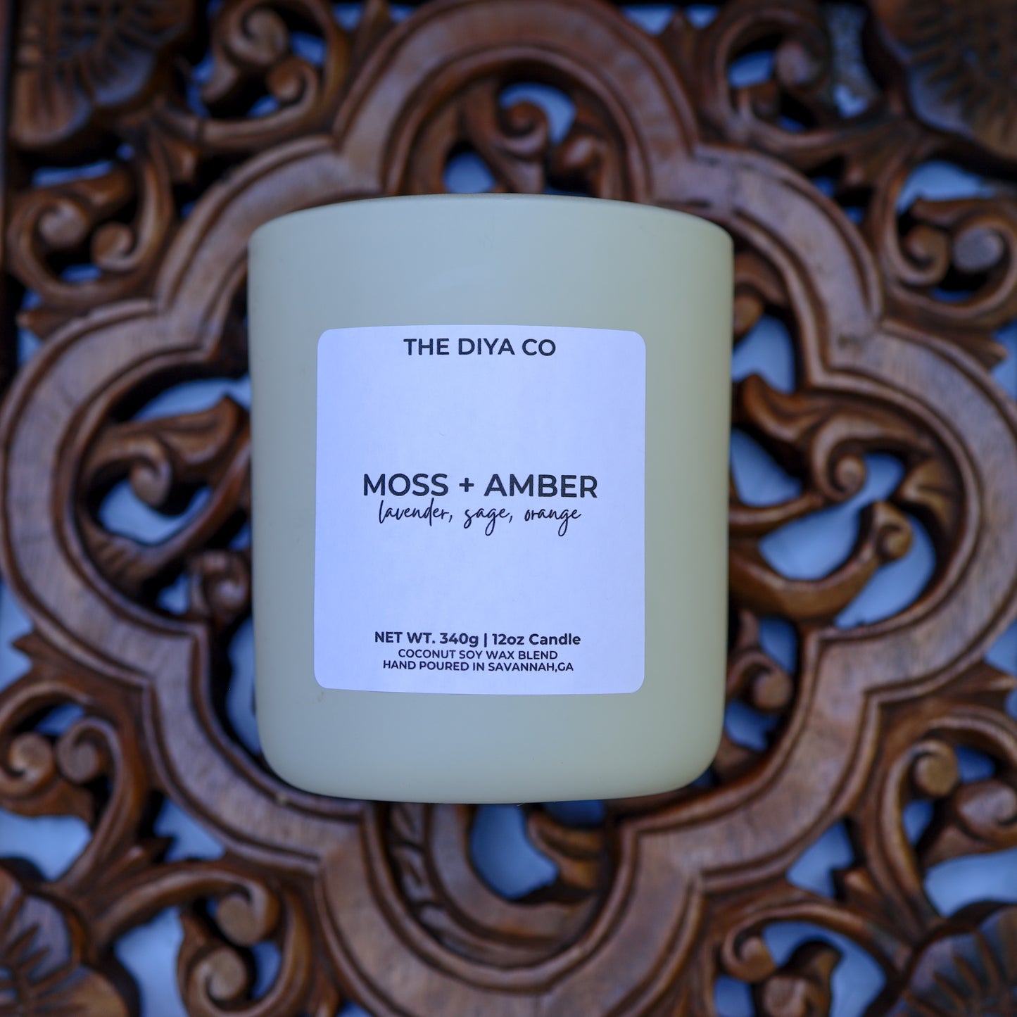12 oz Moss & Amber Aura Candle | Sophisticated Earthy Citrus with Crackling Wood Wick